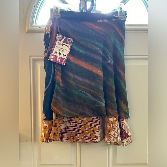 Recycled and repurposed sari fabric wrap skirt - Picture 2 of 11